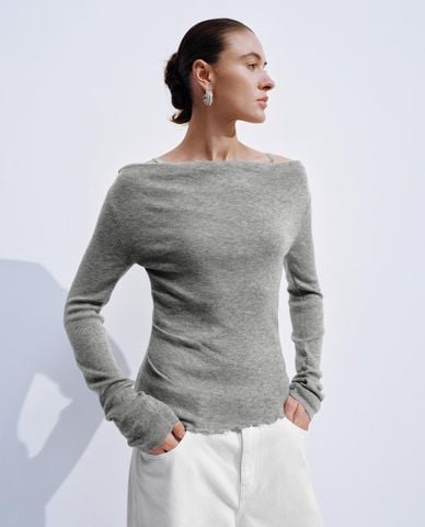  URBAN REVIVO - Áo dệt kim nữ trễ vai tay dài phom ôm 