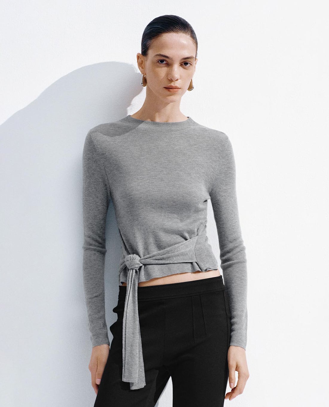 URBAN REVIVO - Áo dệt kim nữ tay dài buộc nơ