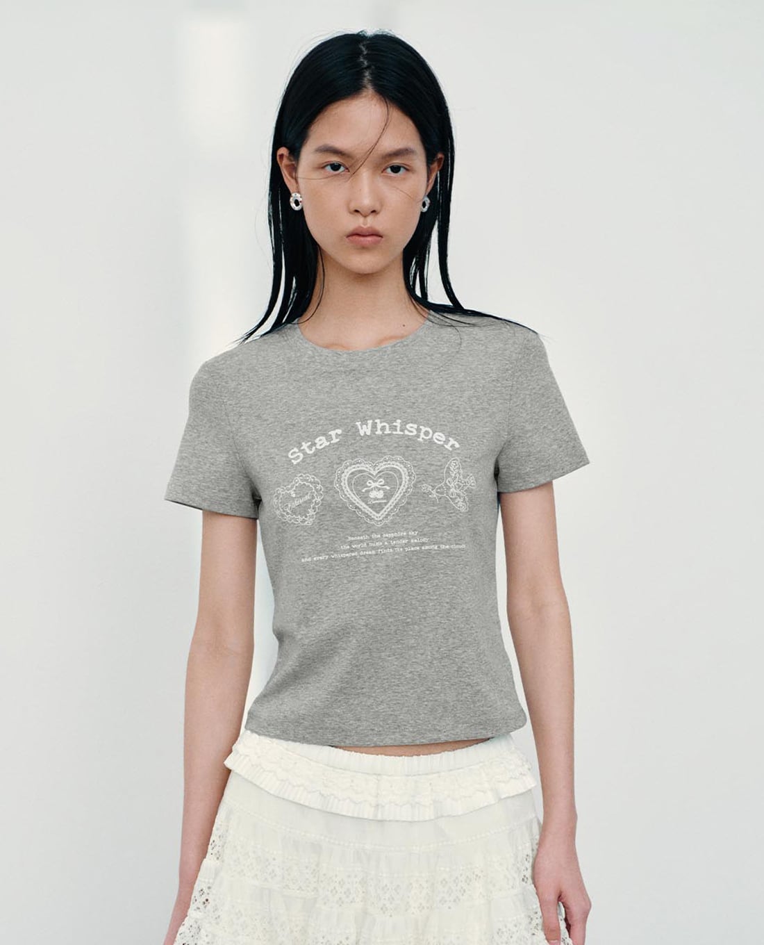 URBAN REVIVO - Áo thun nữ cổ tròn tay ngắn in họa tiết