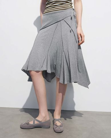  URBAN REVIVO - Chân váy phom suông midi bất đối xứng 