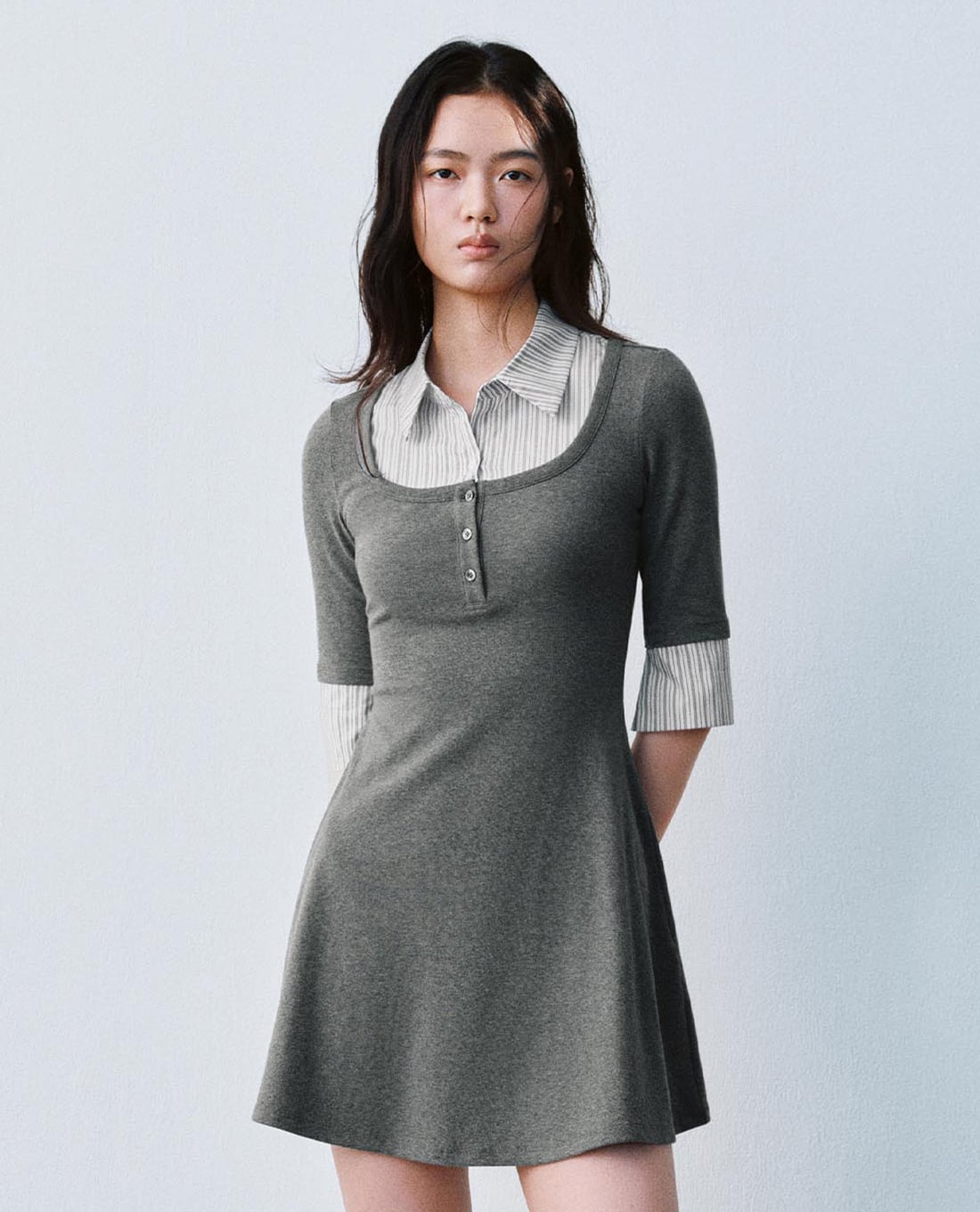 URBAN REVIVO - Đầm mini cổ sơ mi tay lửng