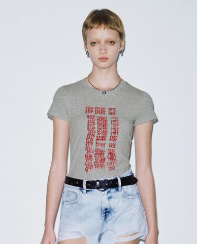  URBAN REVIVO - Áo thun nữ cổ tròn tay ngắn phom ôm 