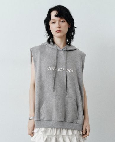  URBAN REVIVO - Áo hoodie nữ sát nách phối tầng bèo 