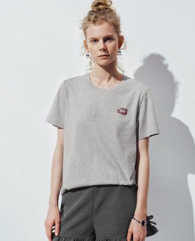  URBAN REVIVO - Áo thun nữ cổ tròn tay ngắn phối họa tiết 