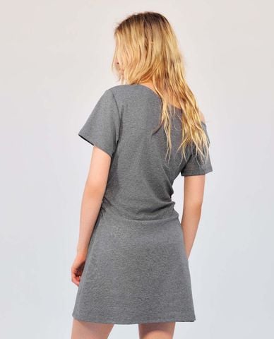  URBAN REVIVO - Đầm trễ vai mini tay ngắn nhún eo 