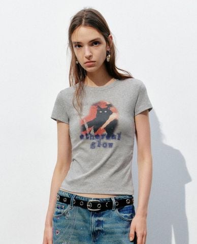  URBAN REVIVO - Áo thun nữ cổ tròn tay ngắn phom ôm 