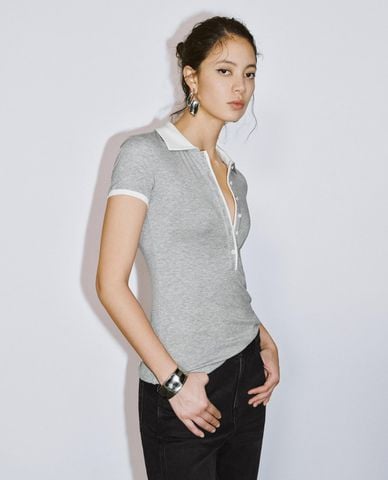  URBAN REVIVO - Áo polo nữ cổ bẻ tay ngắn phom ôm 