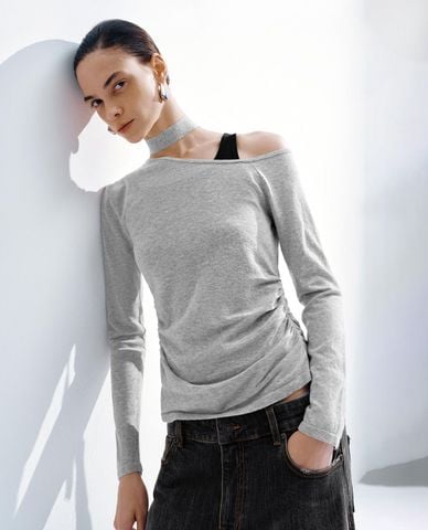  URBAN REVIVO - Áo dệt kim nữ tay dài lệch vai 