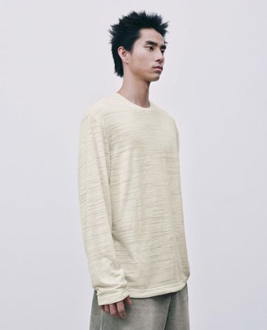  URBAN REVIVO - Áo thun nam cổ tròn tay dài hiện đại 