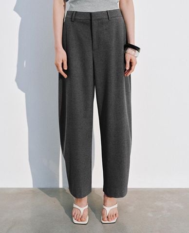  URBAN REVIVO - Quần nữ ống đứng chiết ly 