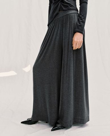  URBAN REVIVO - Quần nữ ống rộng lưng thun xếp li 