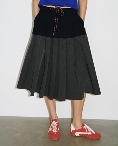  URBAN REVIVO - Chân váy xếp li midi phối dây rút 