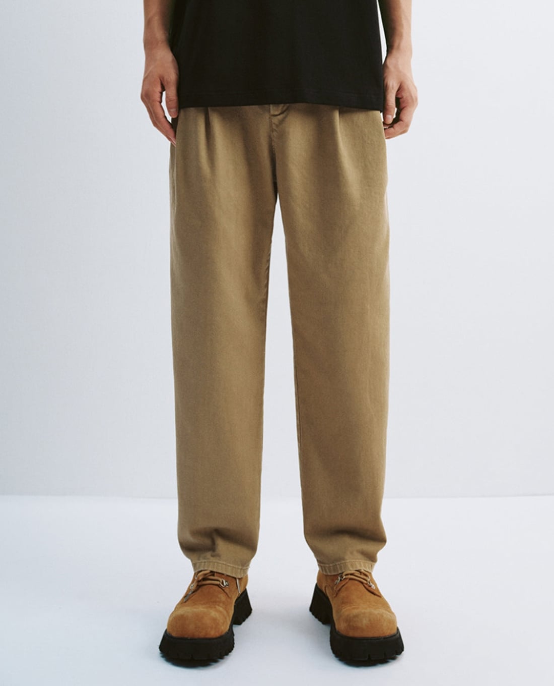 URBAN REVIVO - Quần jeans nam ống đứng cổ điển