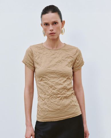  URBAN REVIVO - Áo thun nữ cổ tròn tay ngắn vân nổi 