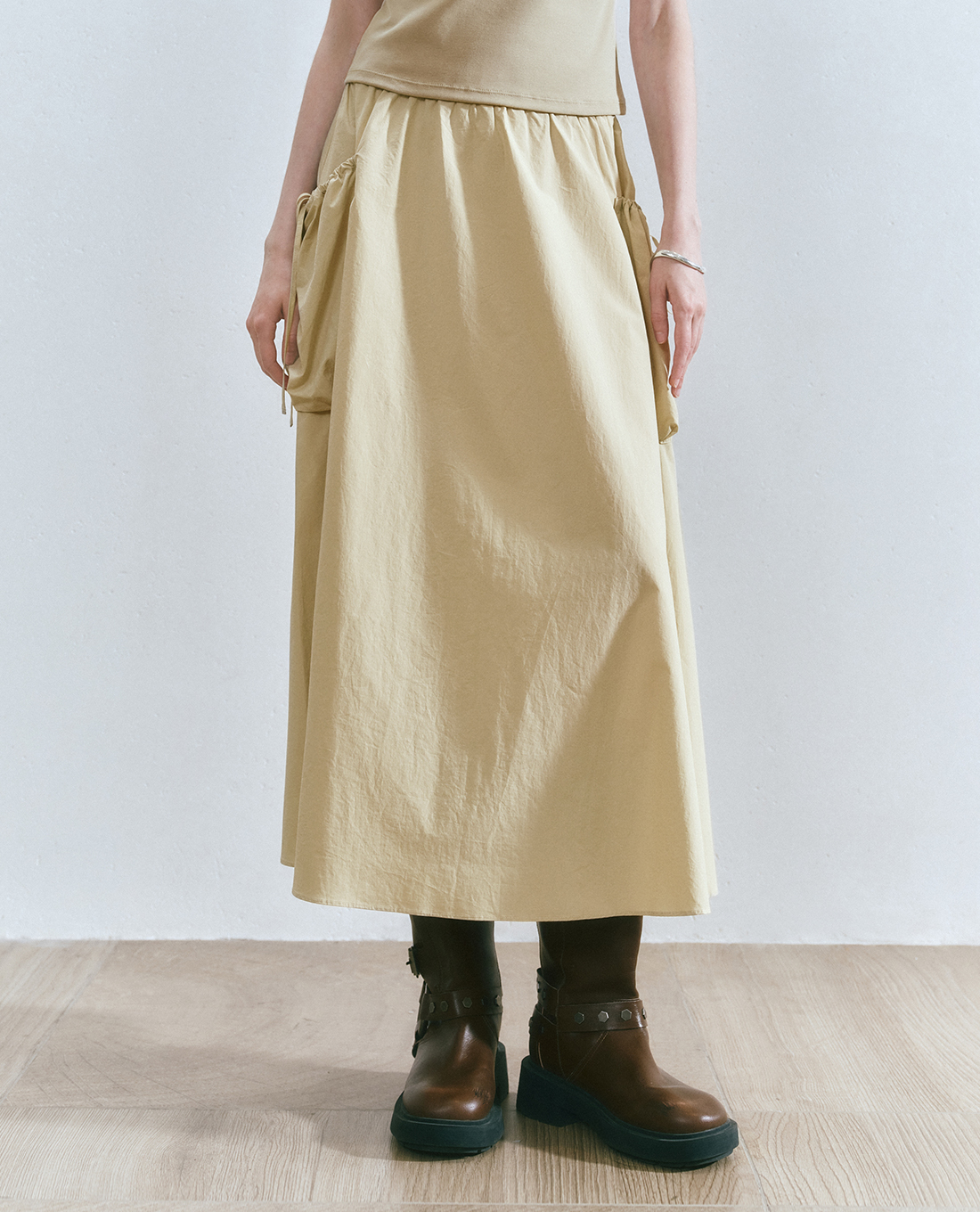 URBAN REVIVO - Chân váy chữ A midi phối túi