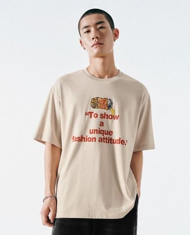  URBAN REVIVO - Áo thun nam cổ tròn tay ngắn in họa tiết 