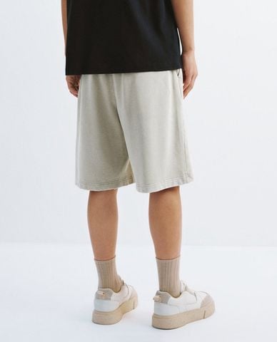  URBAN REVIVO - Quần short nam ống rộng lưng thun 