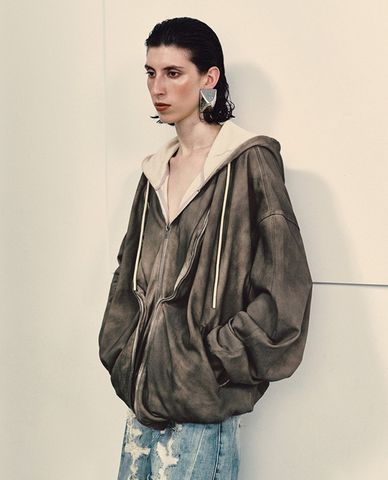  URBAN REVIVO - Áo khoác nữ phối mũ tay dài cá tính 