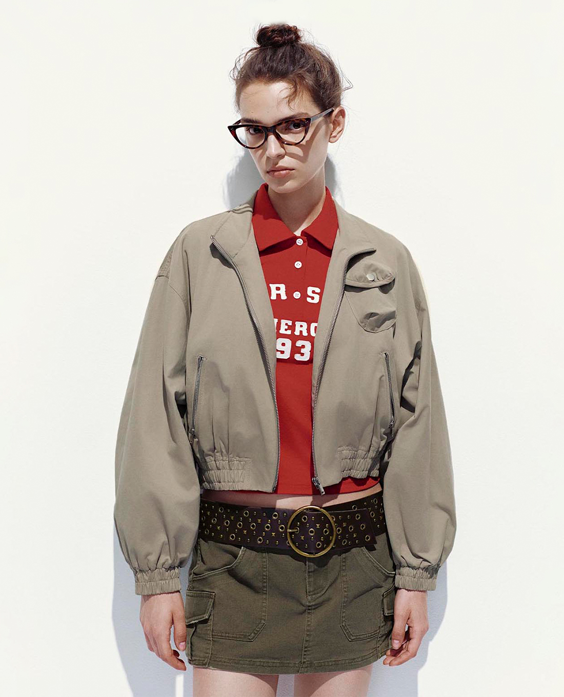 URBAN REVIVO - Áo khoác croptop nữ cổ cao tay dài