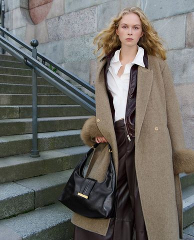  URBAN REVIVO - Áo khoác măng tô nữ dáng dài phối đai lưng 