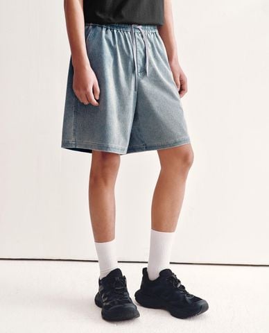  URBAN REVIVO - Quần short jeans nam lưng thun dây rút 