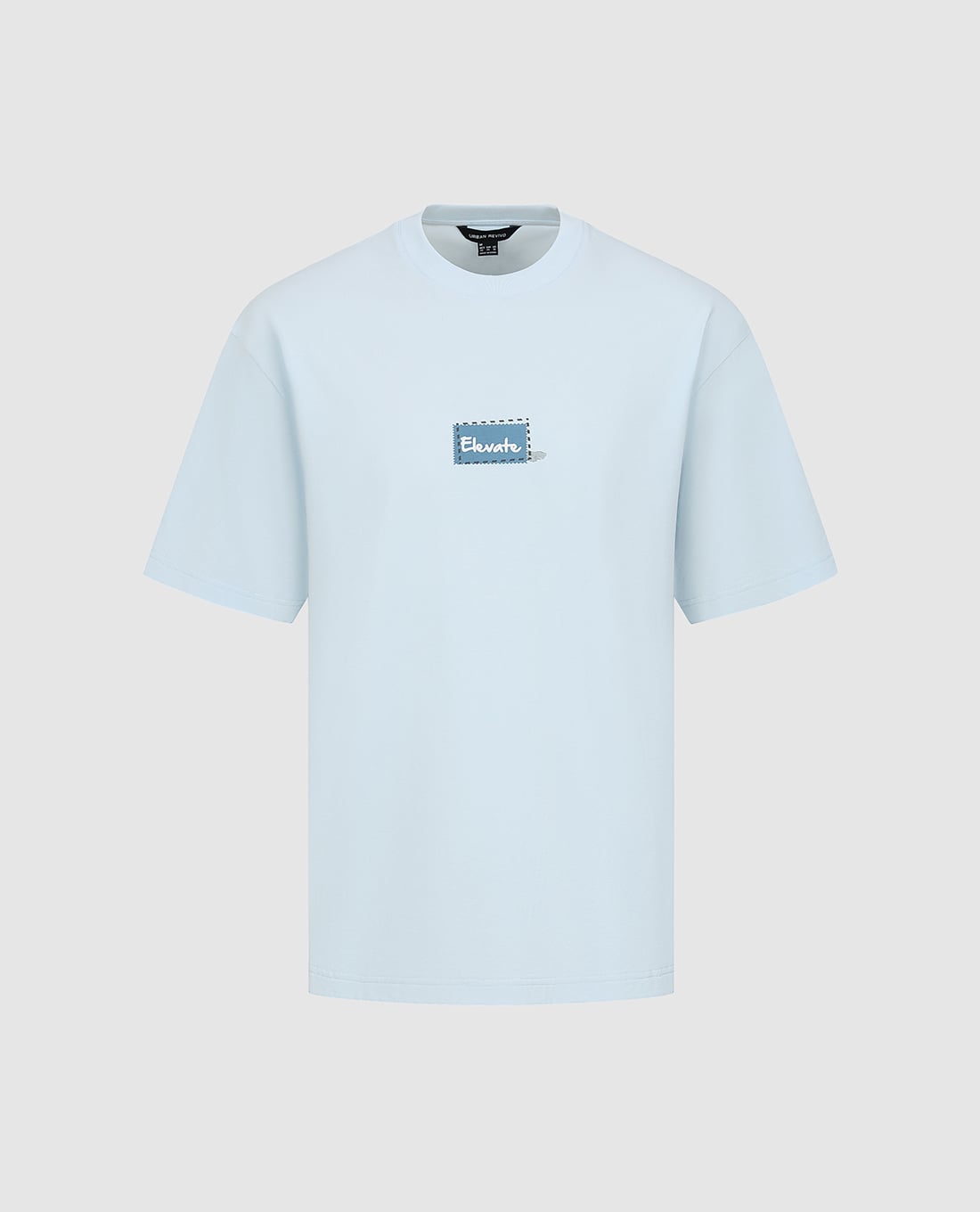 URBAN REVIVO - Áo thun nam cổ tròn tay ngắn in họa tiết