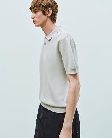  URBAN REVIVO - Áo dệt kim nam tay ngắn bo gấu 