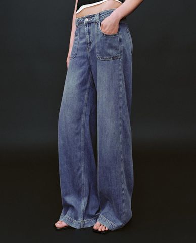  URBAN REVIVO - Quần jeans nữ ống rộng phối túi cổ điển 