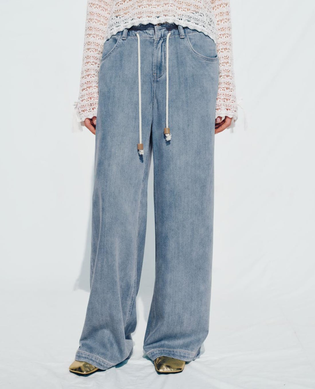 URBAN REVIVO - Quần jeans nữ ống rộng phối dây rút