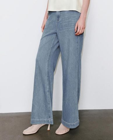  URBAN REVIVO - Quần jeans nữ ống loe wash bạc 