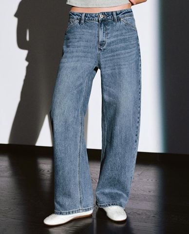  URBAN REVIVO - Quần jeans nữ ống rộng wash bạc 