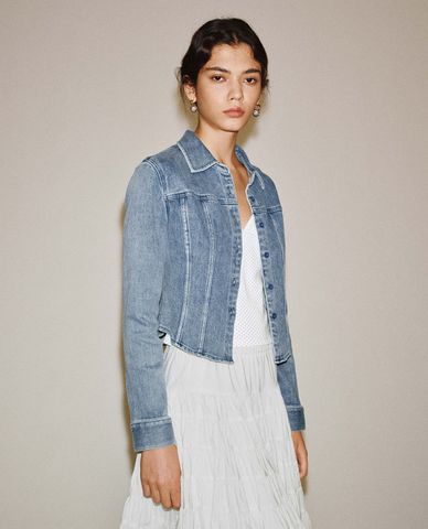  URBAN REVIVO - Áo sơ mi denim nữ tay dài phom croptop 