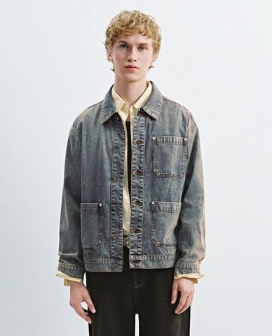  URBAN REVIVO - Áo khoác denim nam tay dài túi hộp 