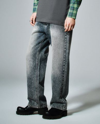  URBAN REVIVO - Quần jeans nam ống đứng wash bạc 