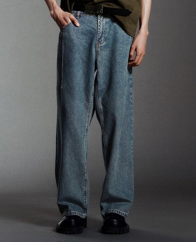  URBAN REVIVO - Quần jeans nam ống rộng tối giản 