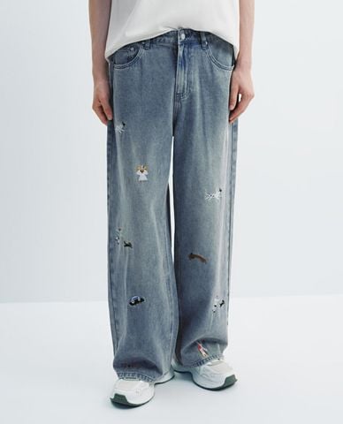  URBAN REVIVO - Quần jeans nam ống rộng thêu họa tiết 