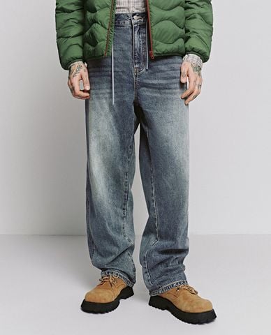  URBAN REVIVO - Quần jeans nam ống đứng wash bạc 