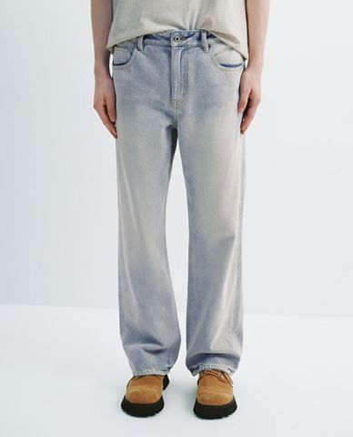  URBAN REVIVO - Quần jeans nam ống rộng wash bạc 