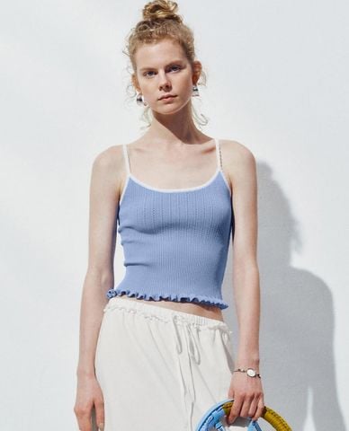  URBAN REVIVO - Áo hai dây nữ dệt kim phom ôm 