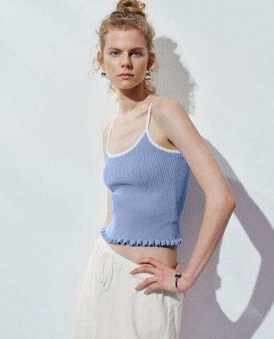  URBAN REVIVO - Áo hai dây nữ dệt kim phom ôm 