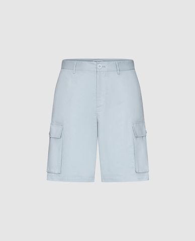  URBAN REVIVO - Quần short nam ngang gối phối túi hộp 