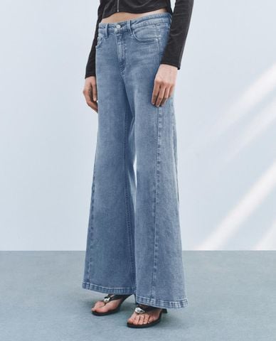  URBAN REVIVO - Quần jeans nữ ống loe wash bạc 