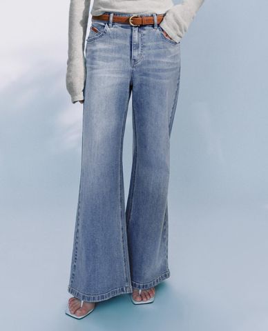  URBAN REVIVO - Quần jeans nữ ống loe wash bạc 