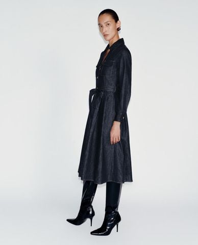  URBAN REVIVO - Đầm denim midi tay dài phối thắt lưng 