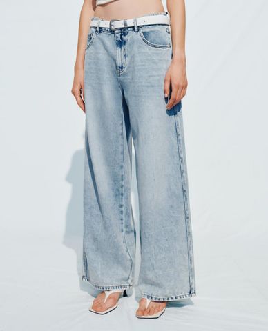  URBAN REVIVO - Quần jeans nữ ống rộng phối thắt lưng 