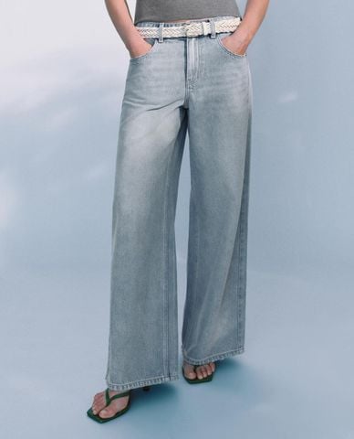  URBAN REVIVO - Quần jeans nữ ống rộng phối thắt lưng 