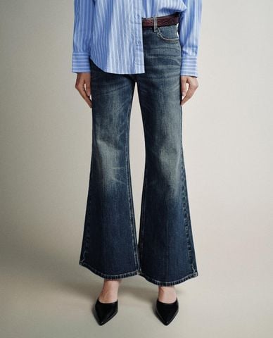  URBAN REVIVO - Quần jeans nữ ống loe phối thắt lưng 