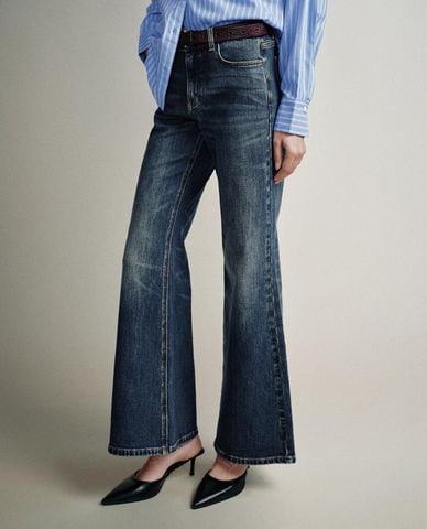  URBAN REVIVO - Quần jeans nữ ống loe phối thắt lưng 