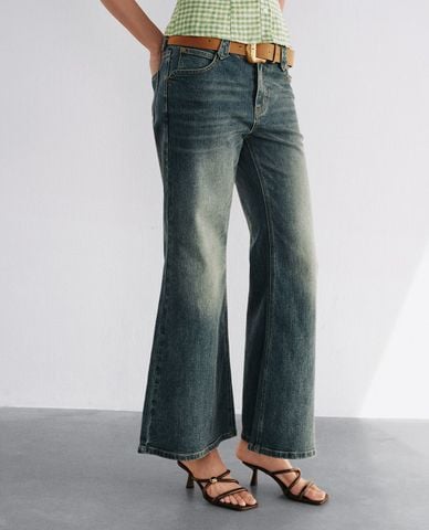  URBAN REVIVO - Quần jeans nữ ống loe kèm thắt lưng 