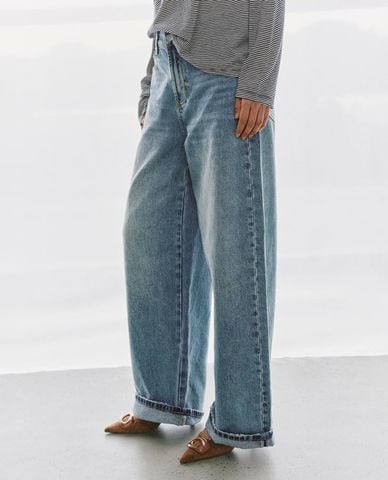  URBAN REVIVO - Quần jeans nữ ống rộng gập gấu 